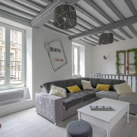 Comfy In With Terrace Daire